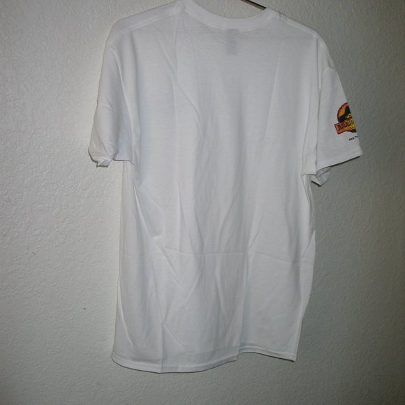 Dr. Pepper Dark Berry Gildan T-shirt Jurassic World Dominion NWT - Picture 2 of 5